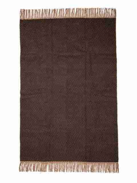 Teppich Howard in der Größe 140 x 200 cm, moderner und stilvoller Teppich für Wohnräume, hochwertiges Material und perfekte Passform.