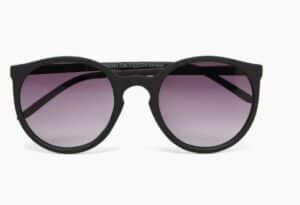 Okkia Sonnenbrille BERLINO OK045-BK mit trendigem Design und UV-Schutz für stilvolle Freizeitaktivitäten.